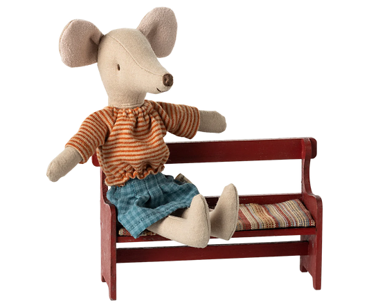 Mouse Red Bench