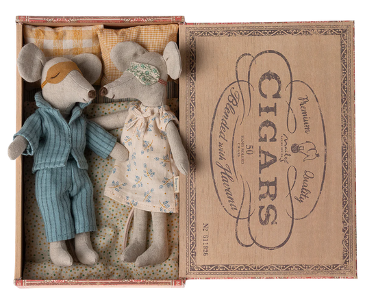 Mum and Dad Mice in Cigar Box
