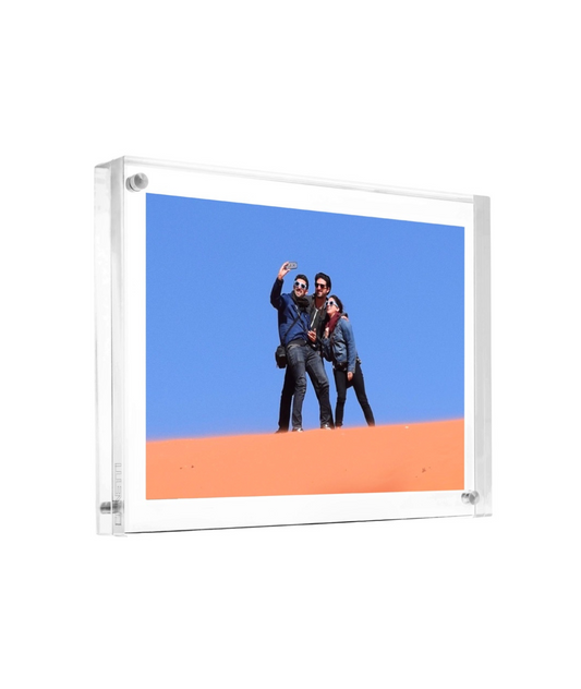 Magnetic Frame