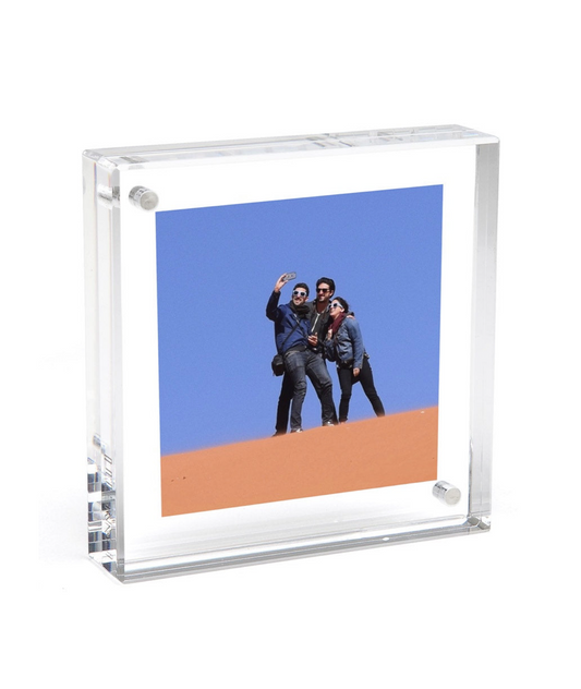 Magnetic Frame