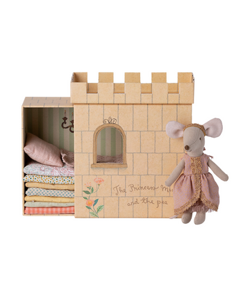 Princess and The Pea Big Sister Mouse